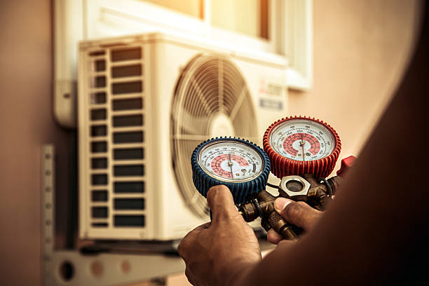 Professional Ac Installation technician working in Campbelltown, PA